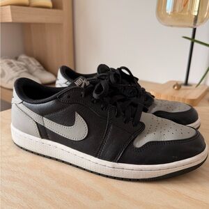 Air Jordan 1 low OG shadow